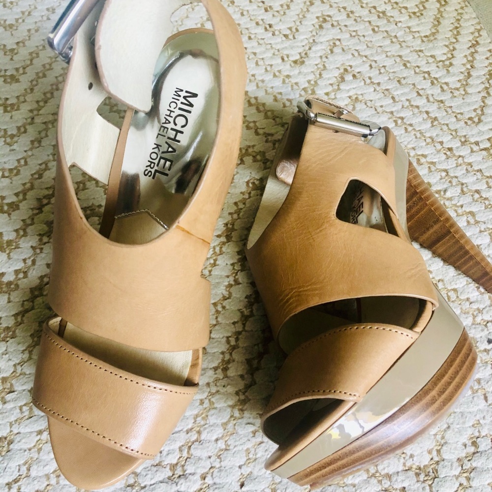 Michael Kors Carla Leather Platform Tan - Picture 4 of 5